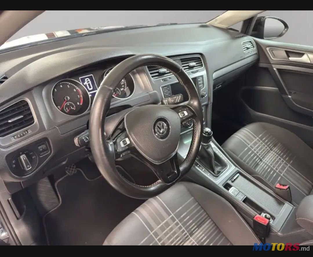 2015' Volkswagen Golf photo #5