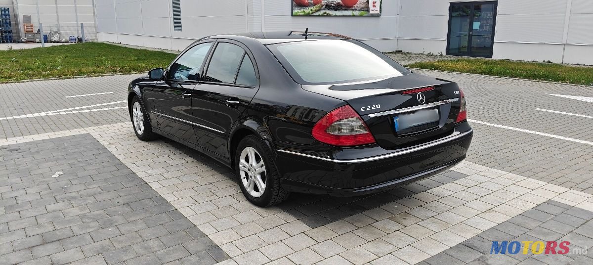 2007' Mercedes-Benz E-Class photo #5