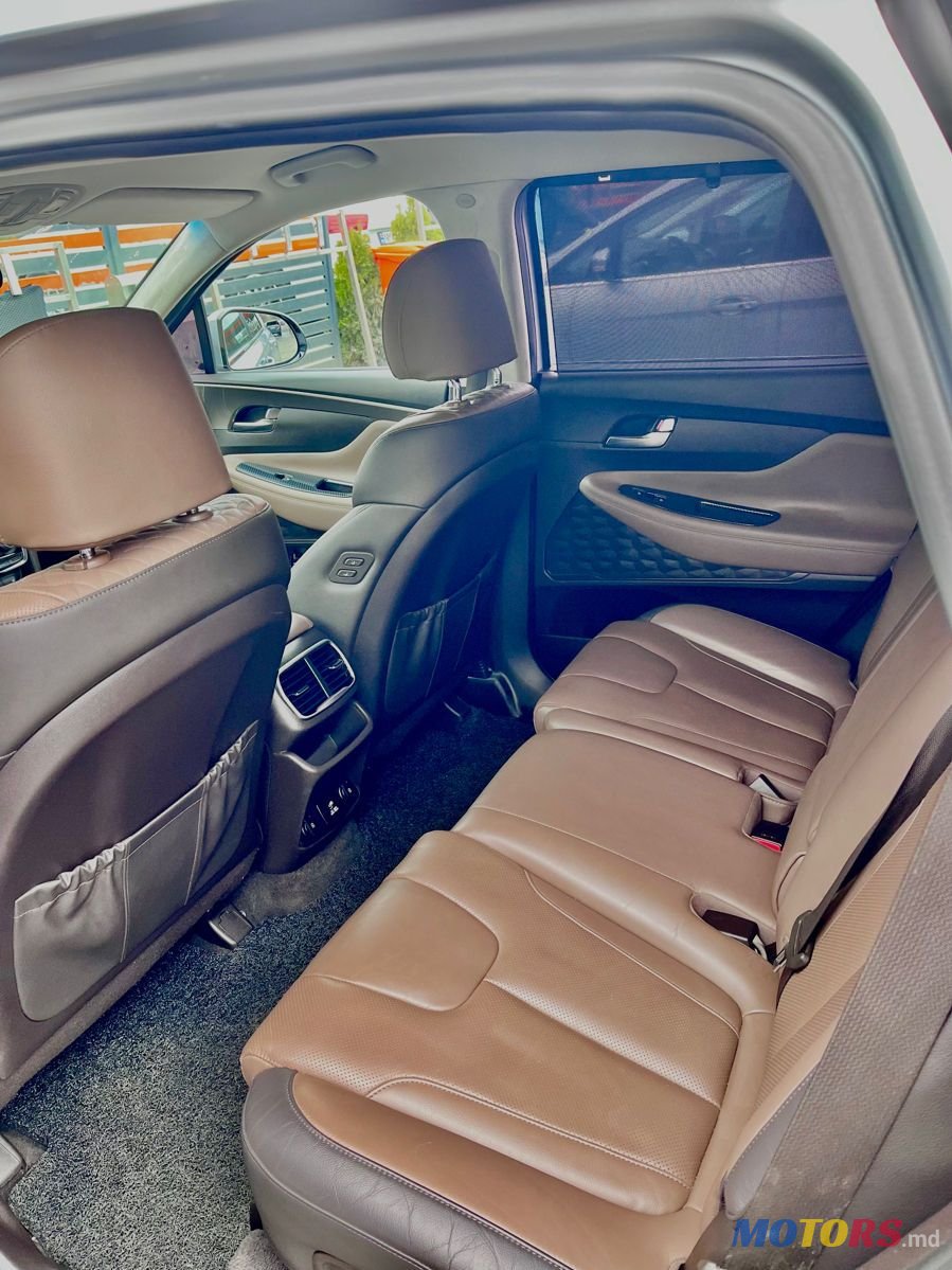2019' Hyundai Santa Fe photo #4