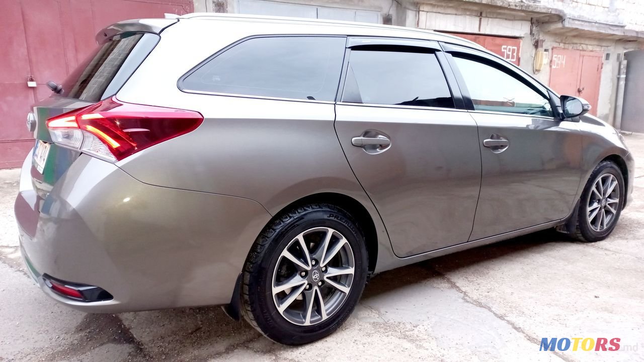 2017' Toyota Auris photo #3