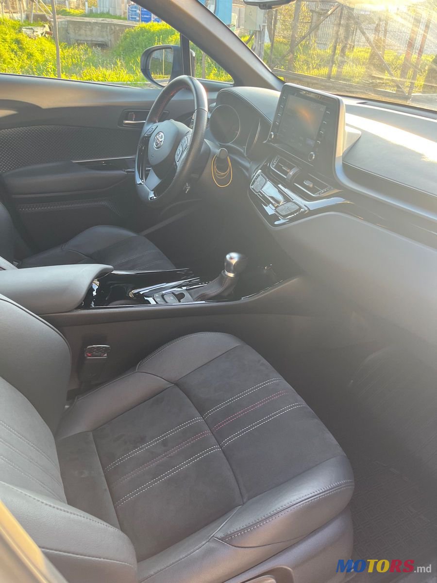 2022' Toyota C-HR photo #5