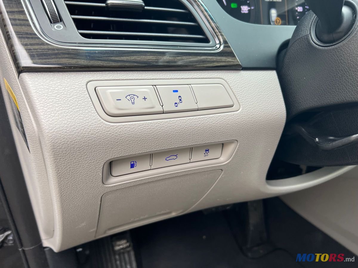 2016' Hyundai Sonata photo #6