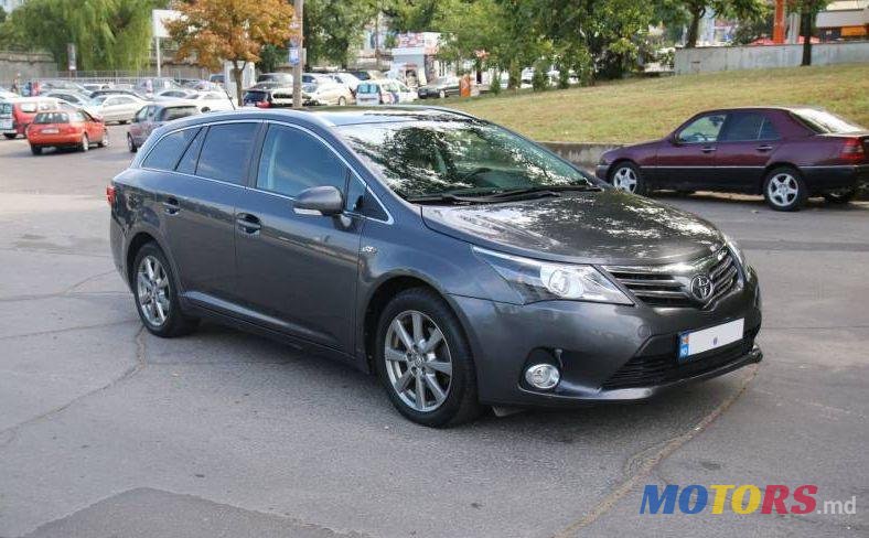 2013' Toyota Avensis photo #1