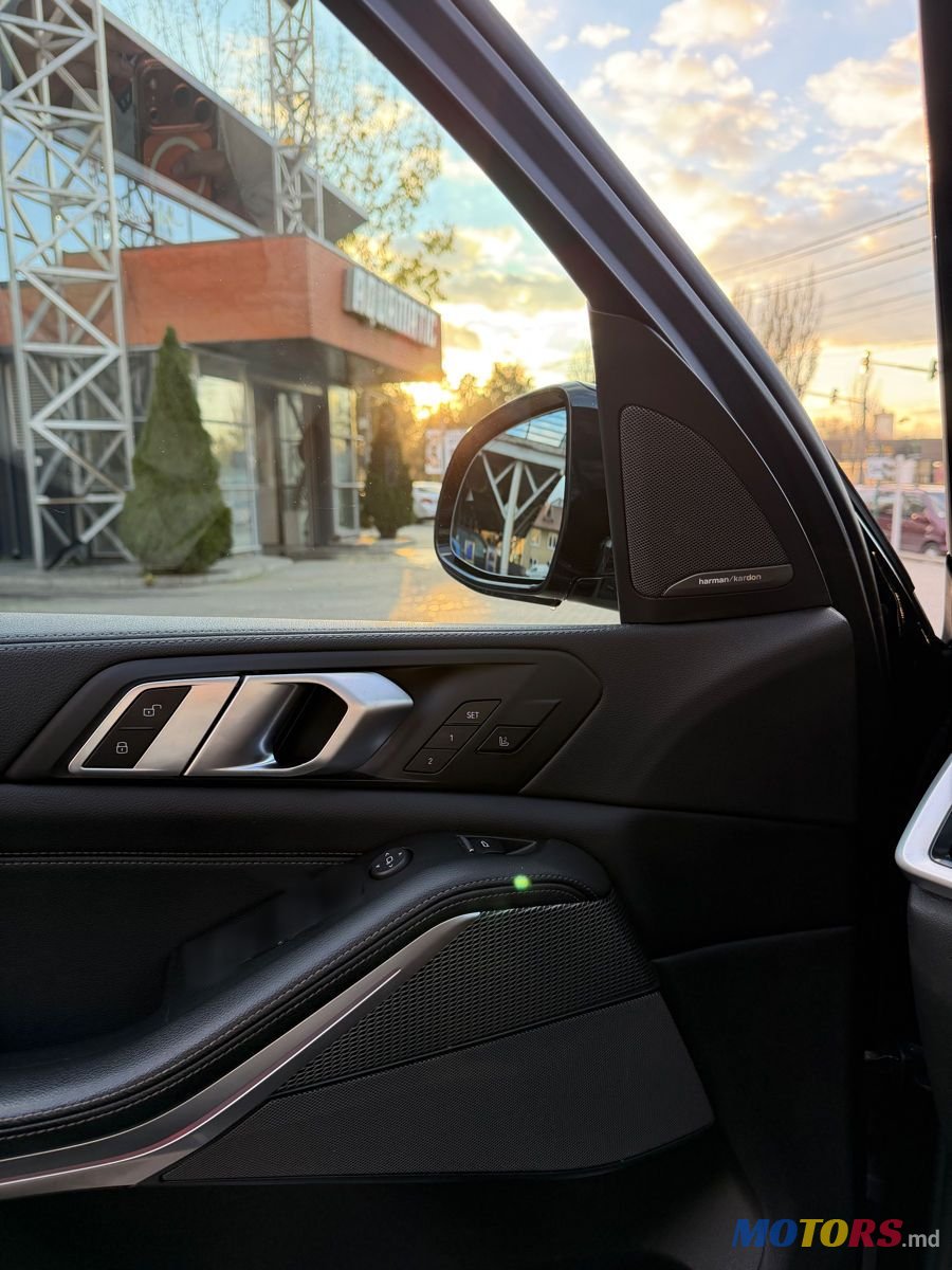 2020' BMW X5 photo #6