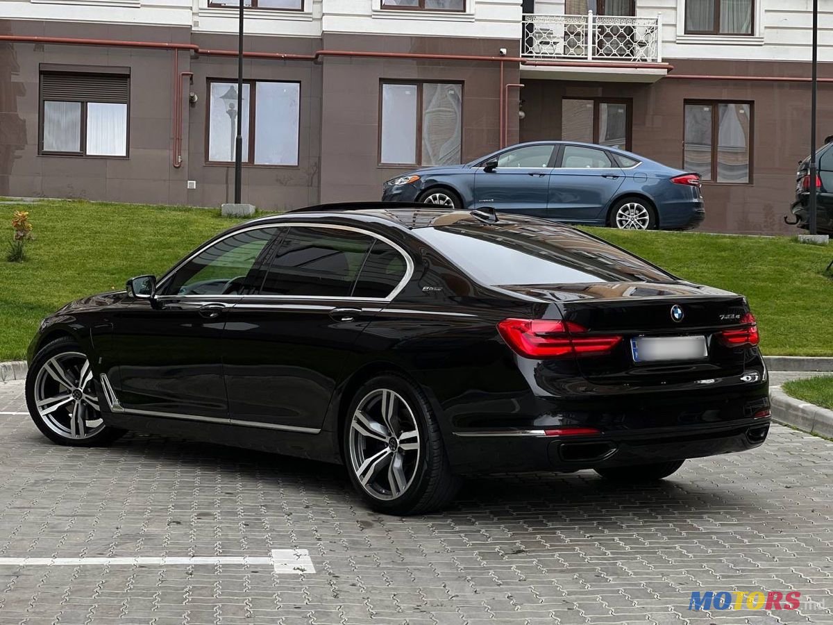 2016' BMW 7 Series photo #3