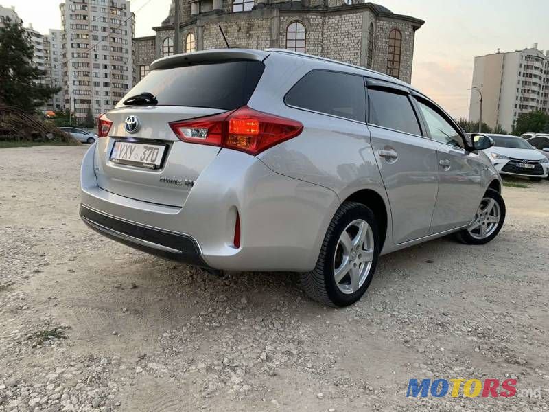 2014' Toyota Auris photo #3