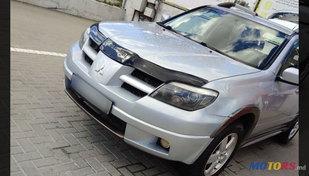 2007' Mitsubishi Outlander photo #1