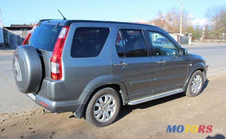 2005' Honda CR-V photo #1
