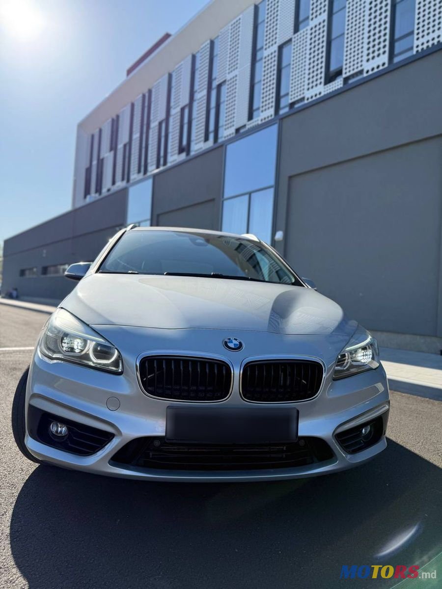 2017' BMW 2 Series Gran Tourer photo #2