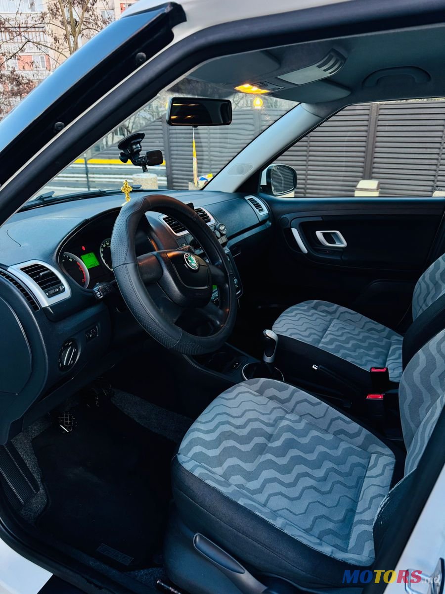 2009' Skoda Fabia photo #5