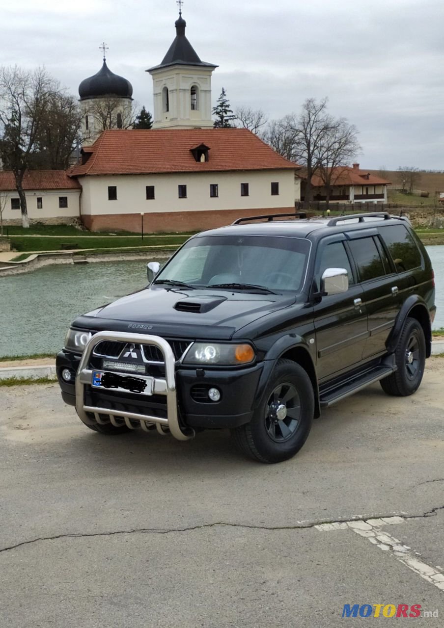 2005' Mitsubishi Pajero Sport photo #1