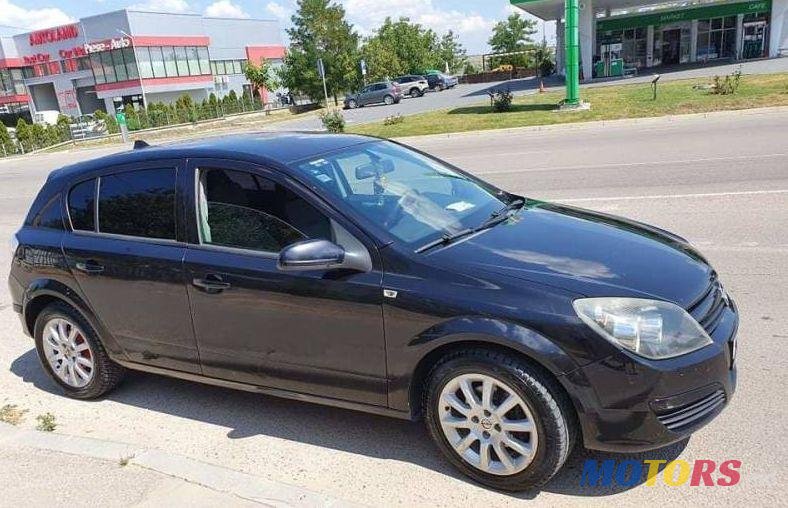 2004' Opel Astra photo #1