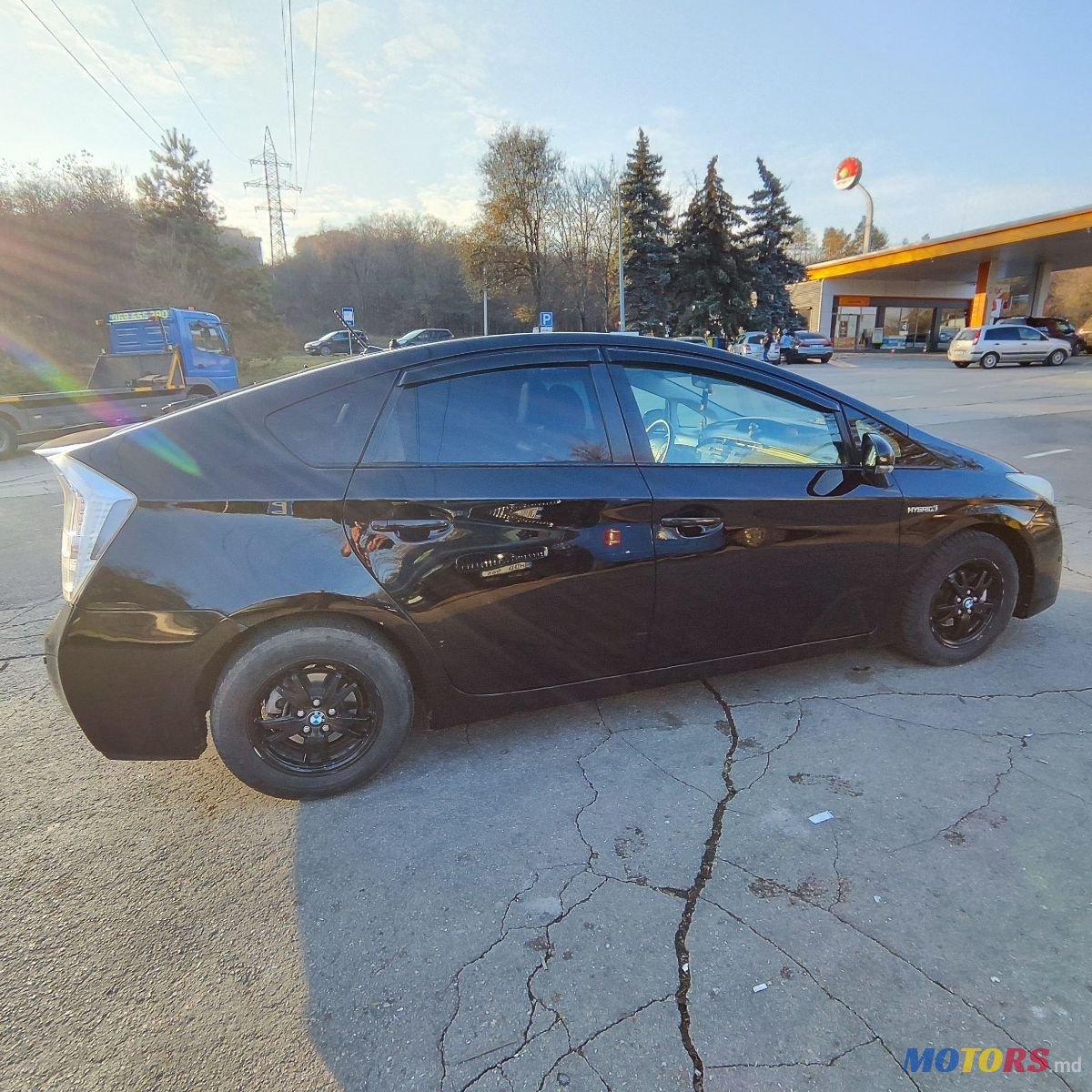 2011' Toyota Prius photo #2