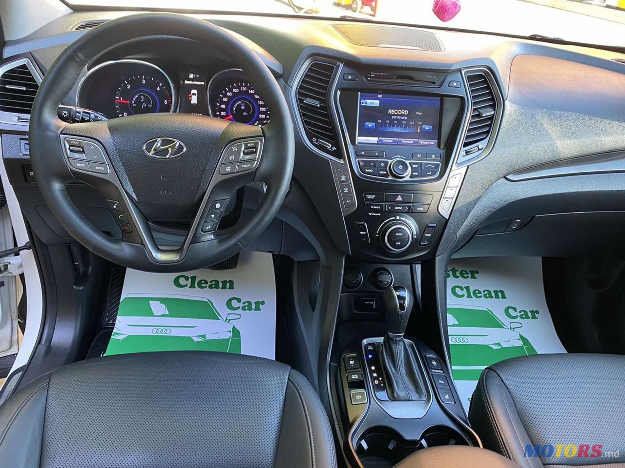 2016' Hyundai Santa Fe photo #4