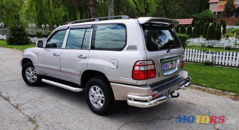 2000' Toyota Land Cruiser photo #3
