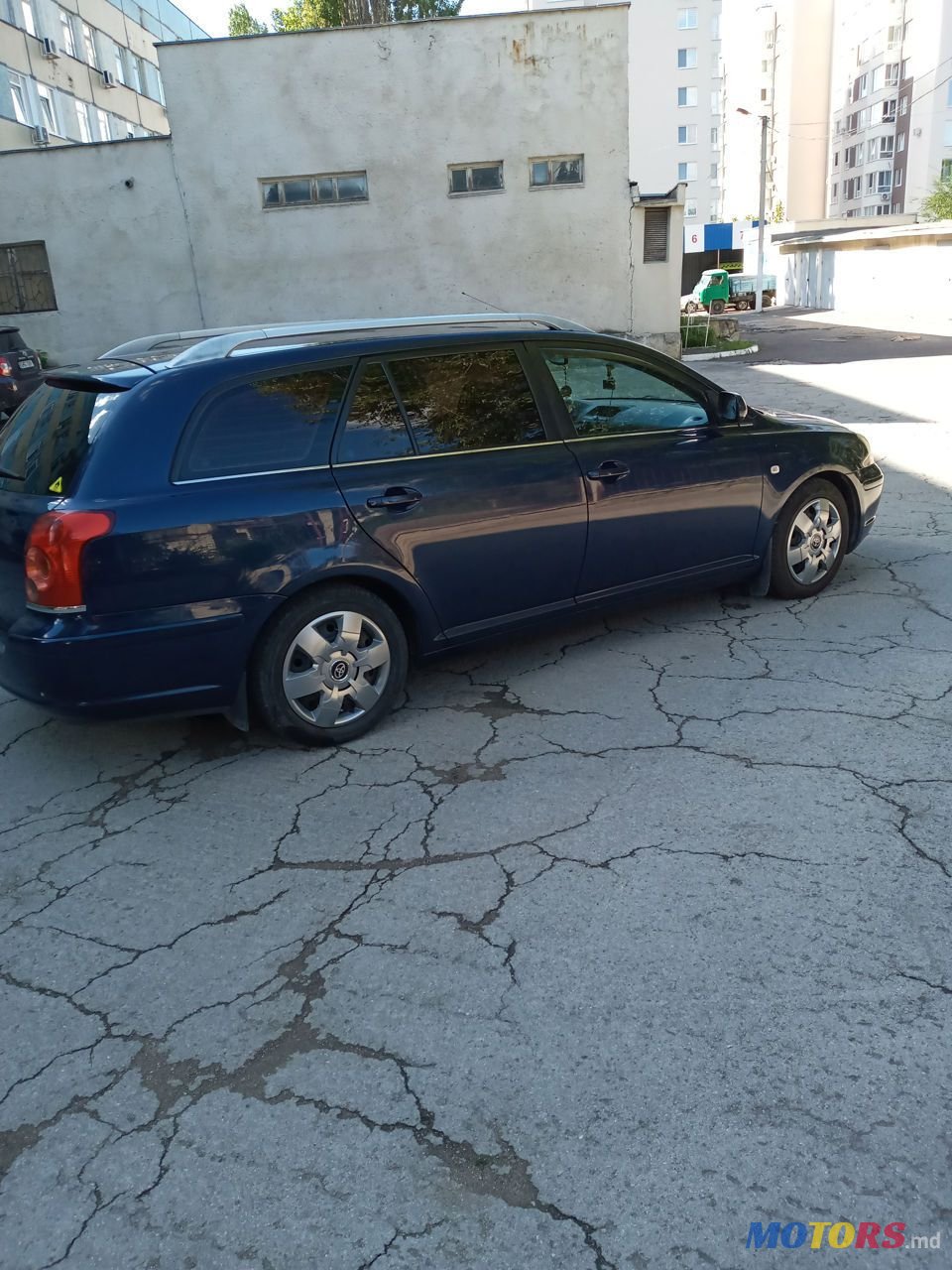 2005' Toyota Avensis photo #5