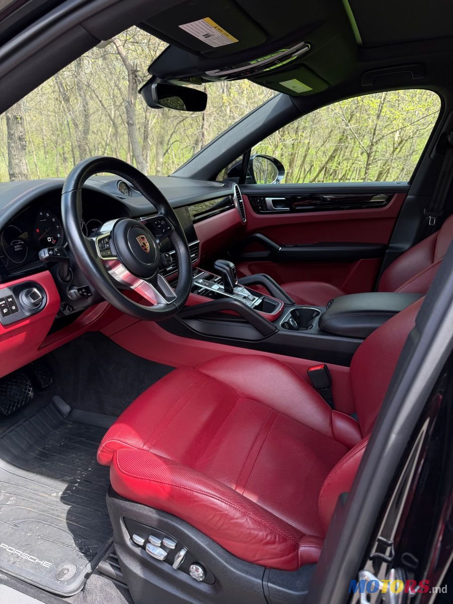 2020' Porsche Cayenne Coupe photo #4