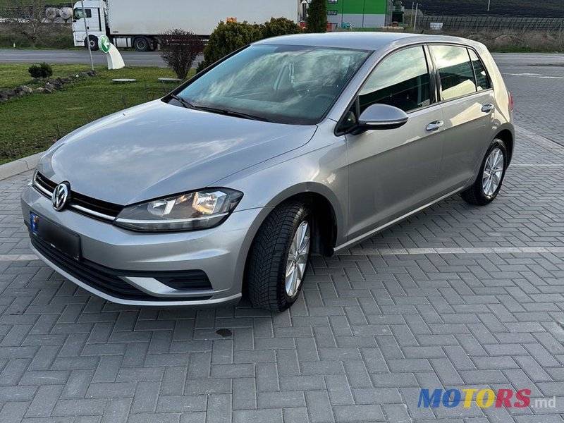 2017' Volkswagen Golf photo #6
