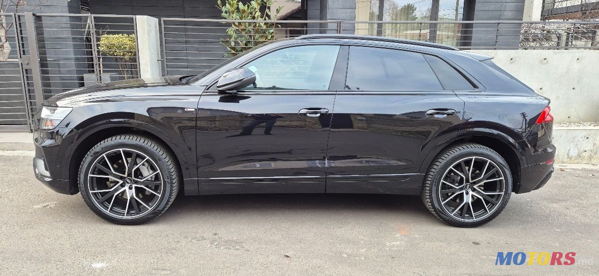 2020' Audi Q8 photo #1