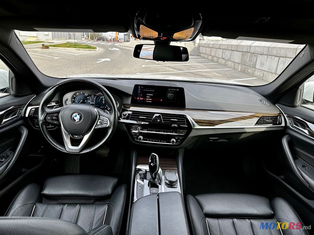 2018' BMW 5 Series photo #6