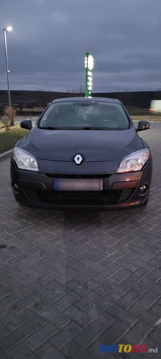 2012' Renault Megane photo #1