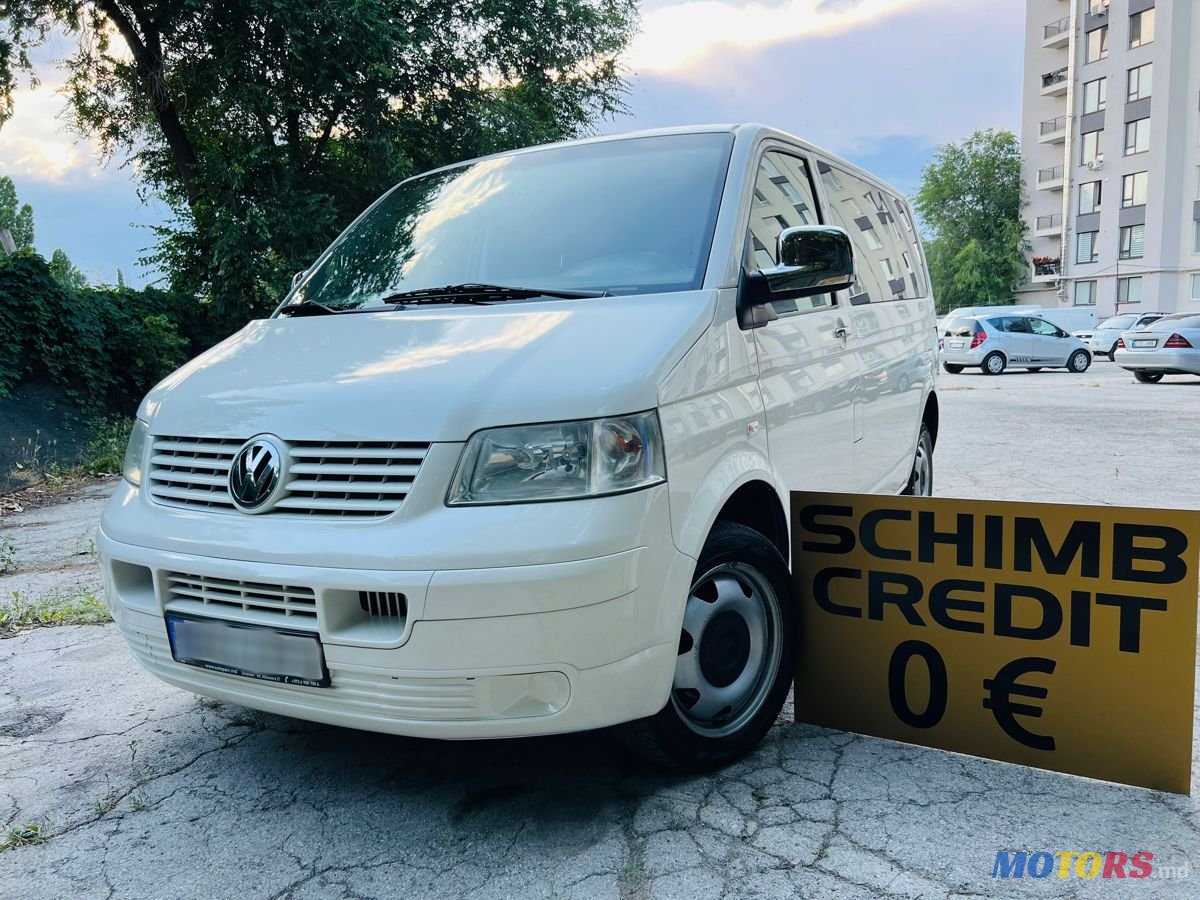 2010' Volkswagen Transporter photo #2