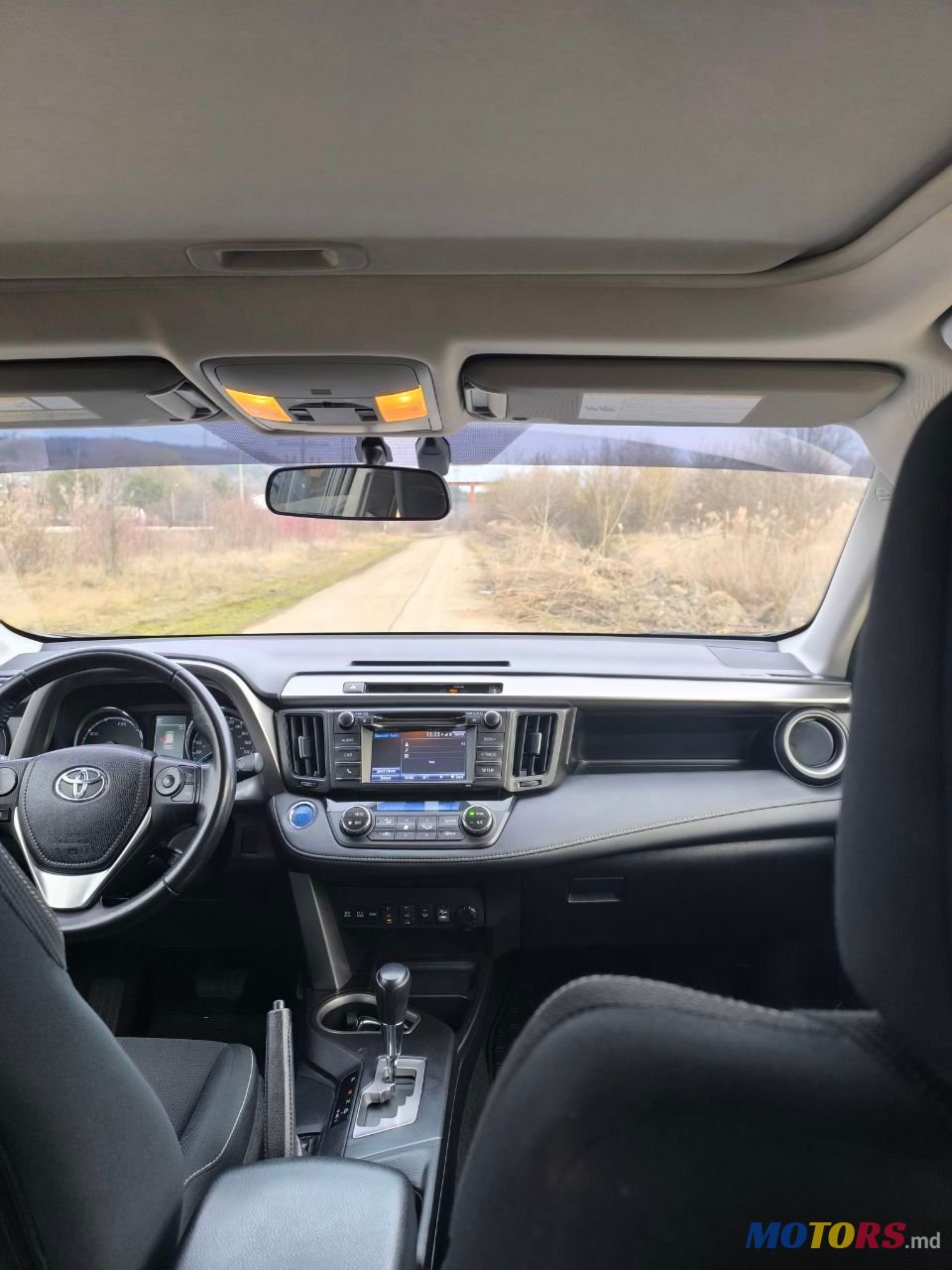 2016' Toyota RAV4 photo #5