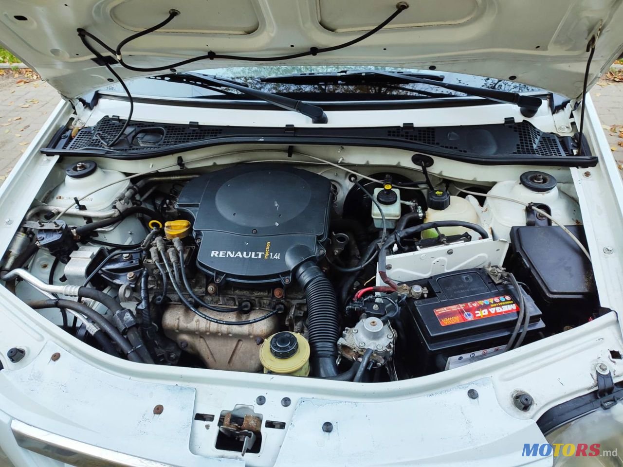 2008' Dacia Logan photo #2