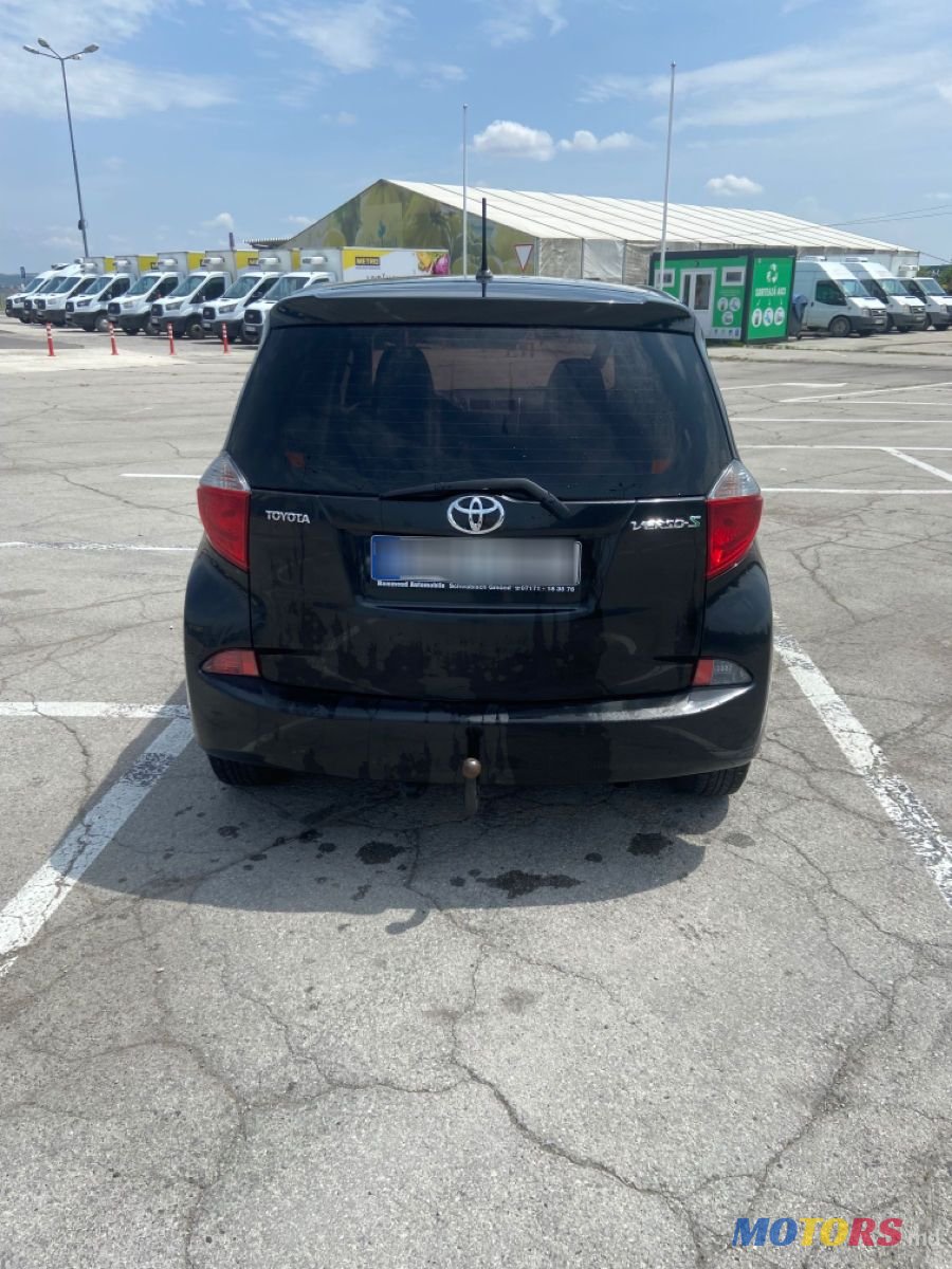 2011' Toyota Verso S photo #5