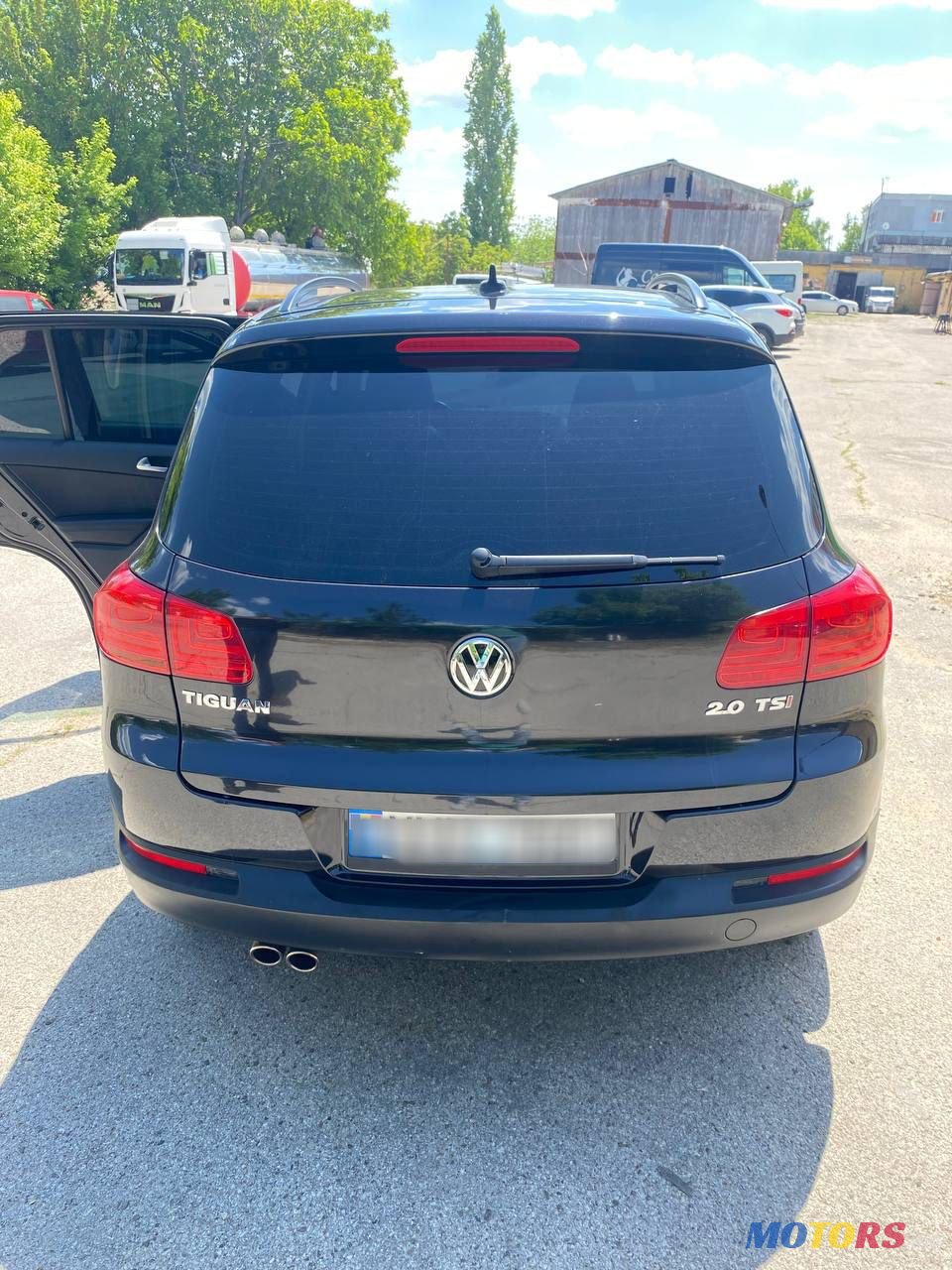 2013' Volkswagen Tiguan photo #2