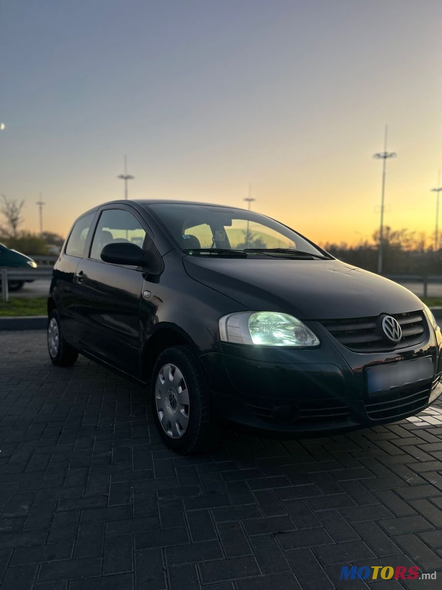 2007' Volkswagen Fox photo #3