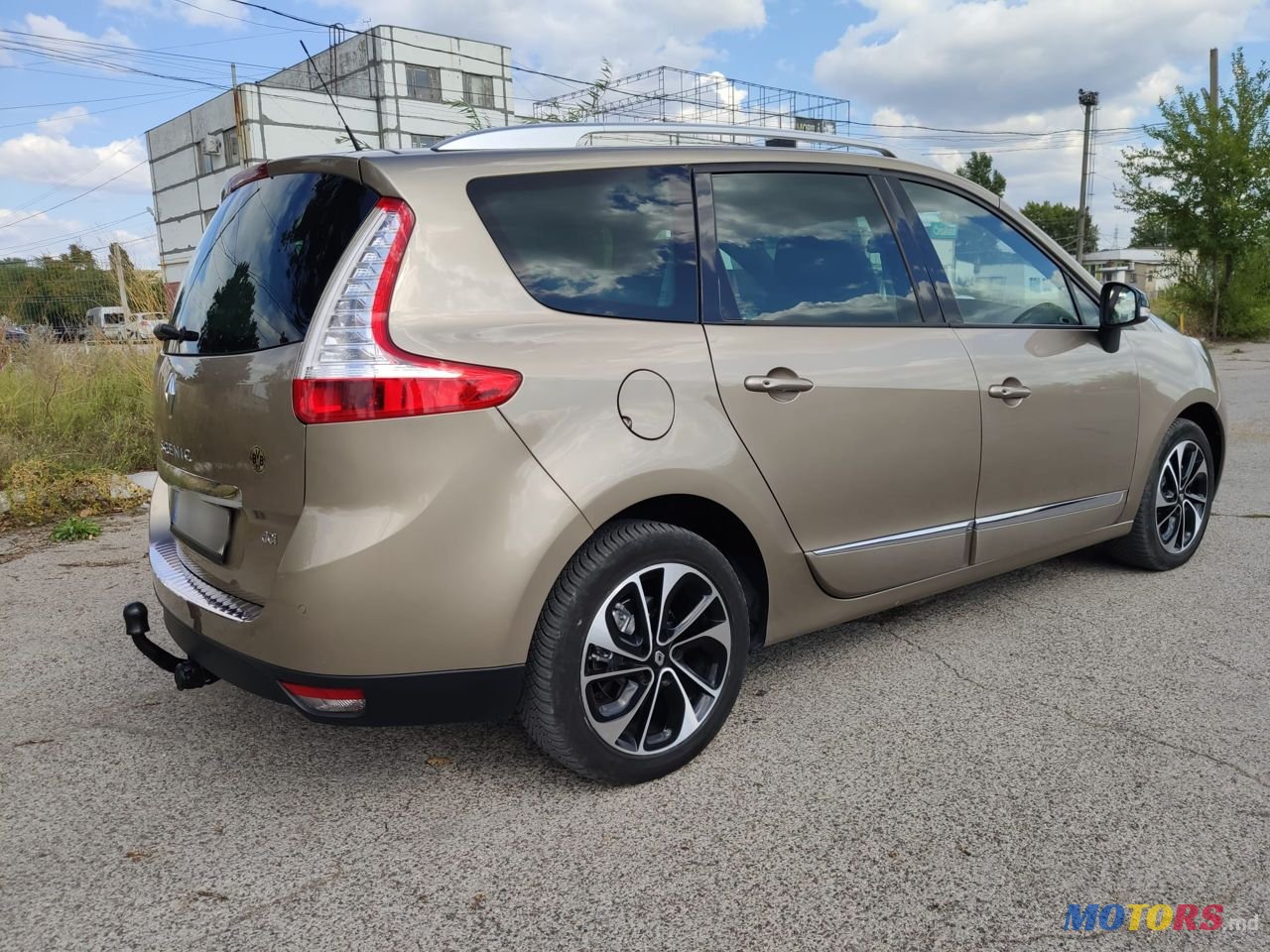 2015' Renault Grand Scenic photo #3