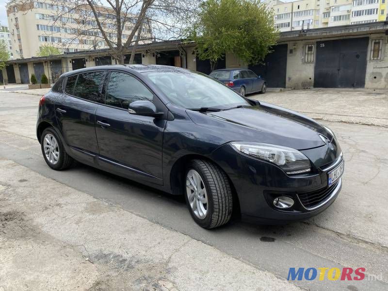 2013' Renault Megane photo #2