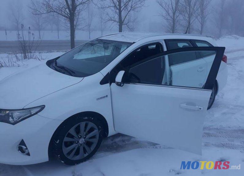 2013' Toyota Auris photo #1