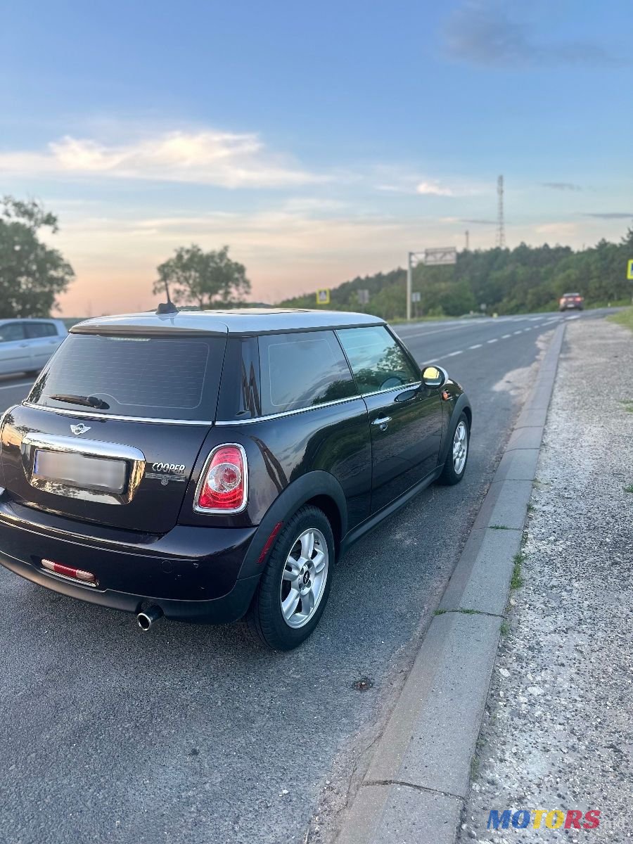 2013' MINI Cooper photo #2
