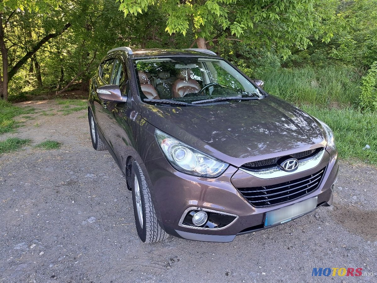 2010' Hyundai Tucson photo #2