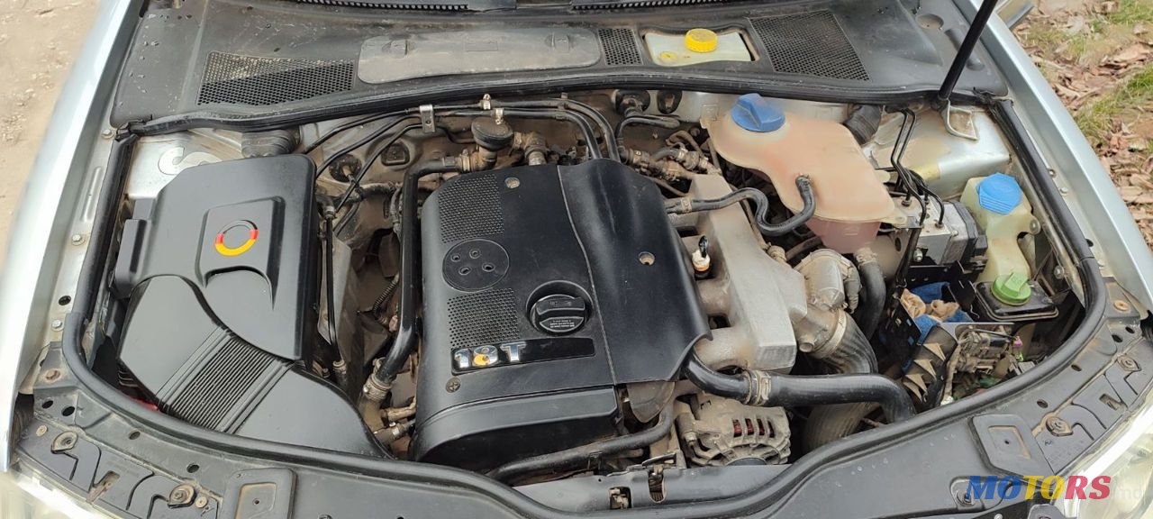 2003' Volkswagen Passat photo #3