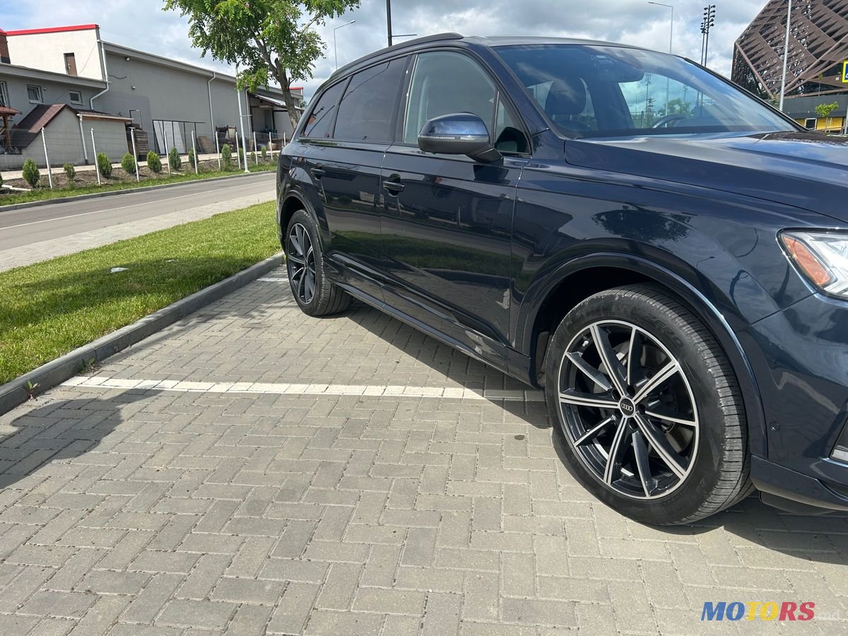2023' Audi Q7 photo #2