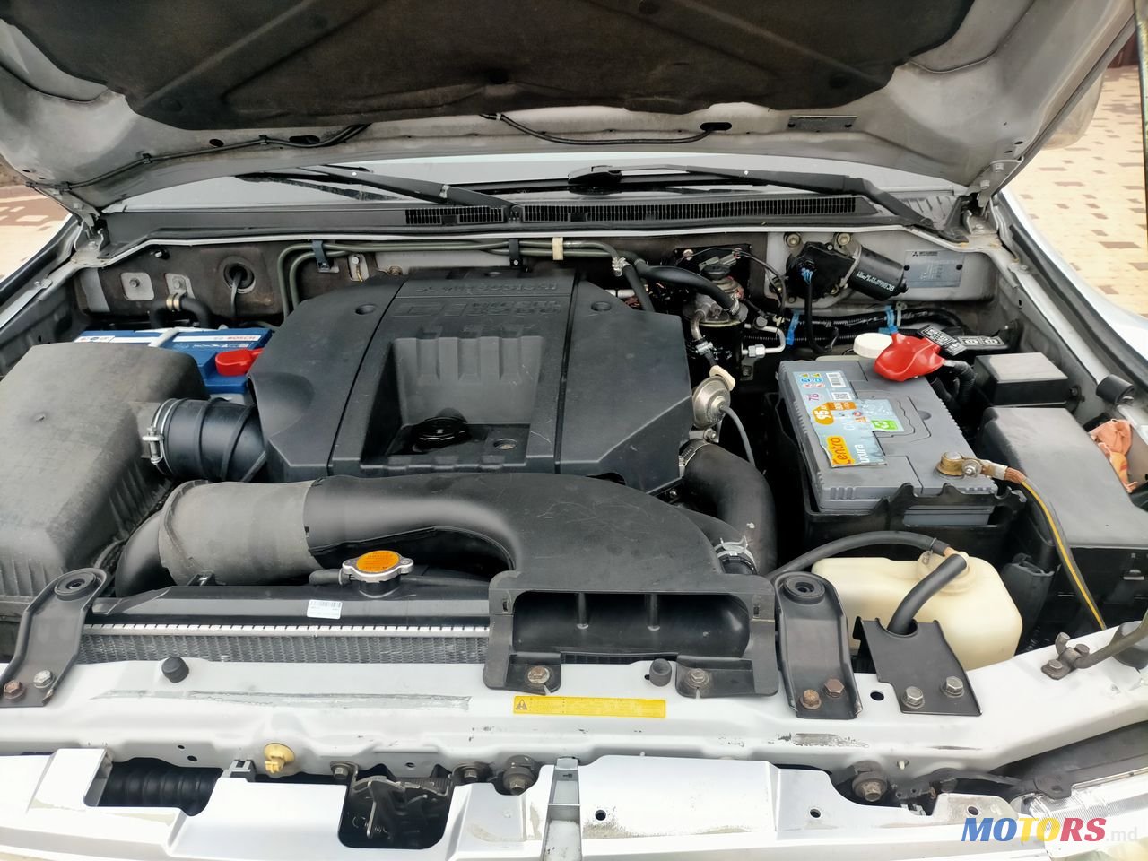 2003' Mitsubishi Pajero photo #5