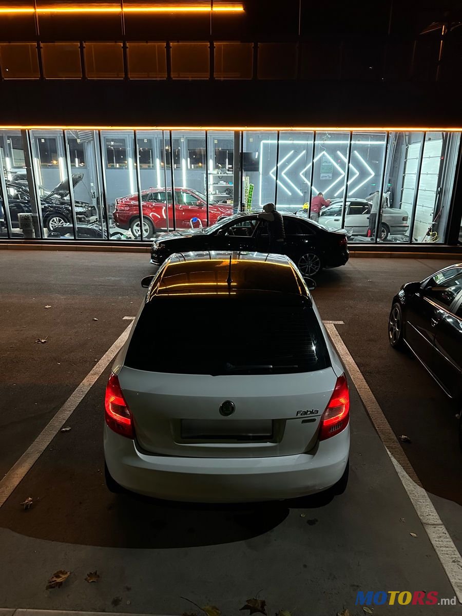 2013' Skoda Fabia photo #4