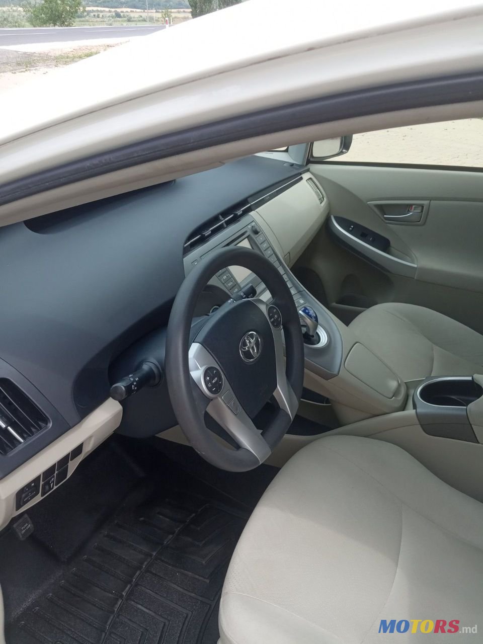 2014' Toyota Prius photo #6