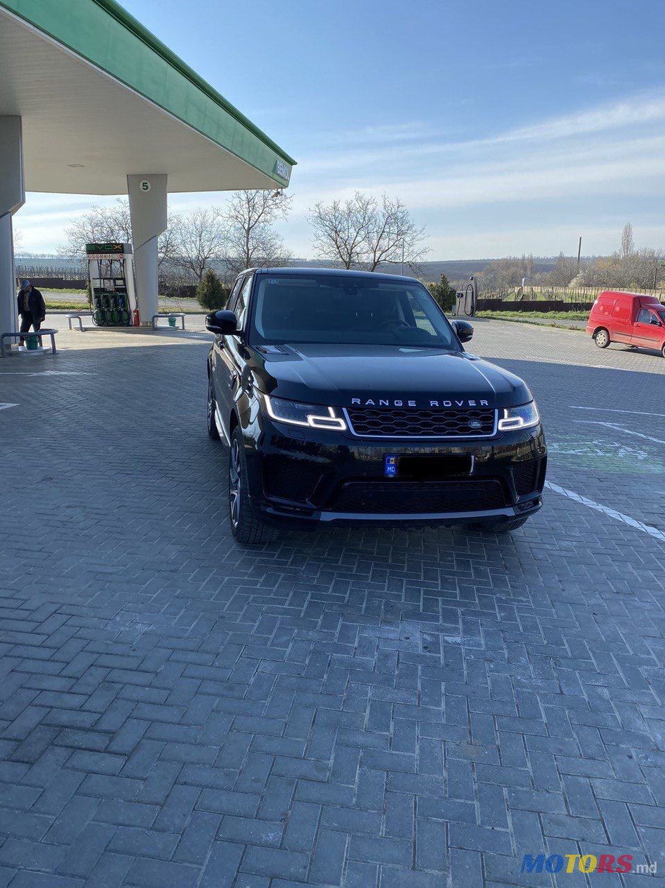 2019' Land Rover Range Rover Sport photo #1