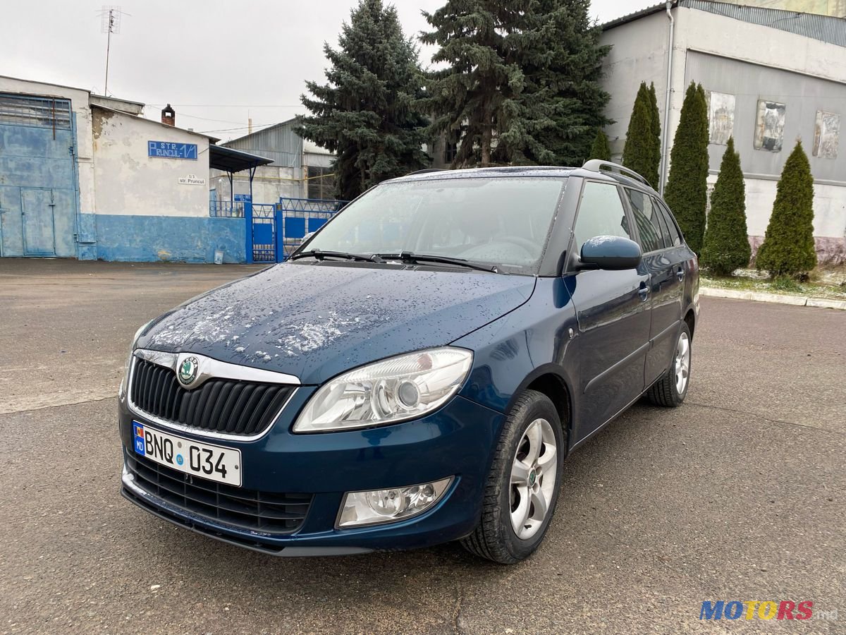 2012' Skoda Fabia photo #1