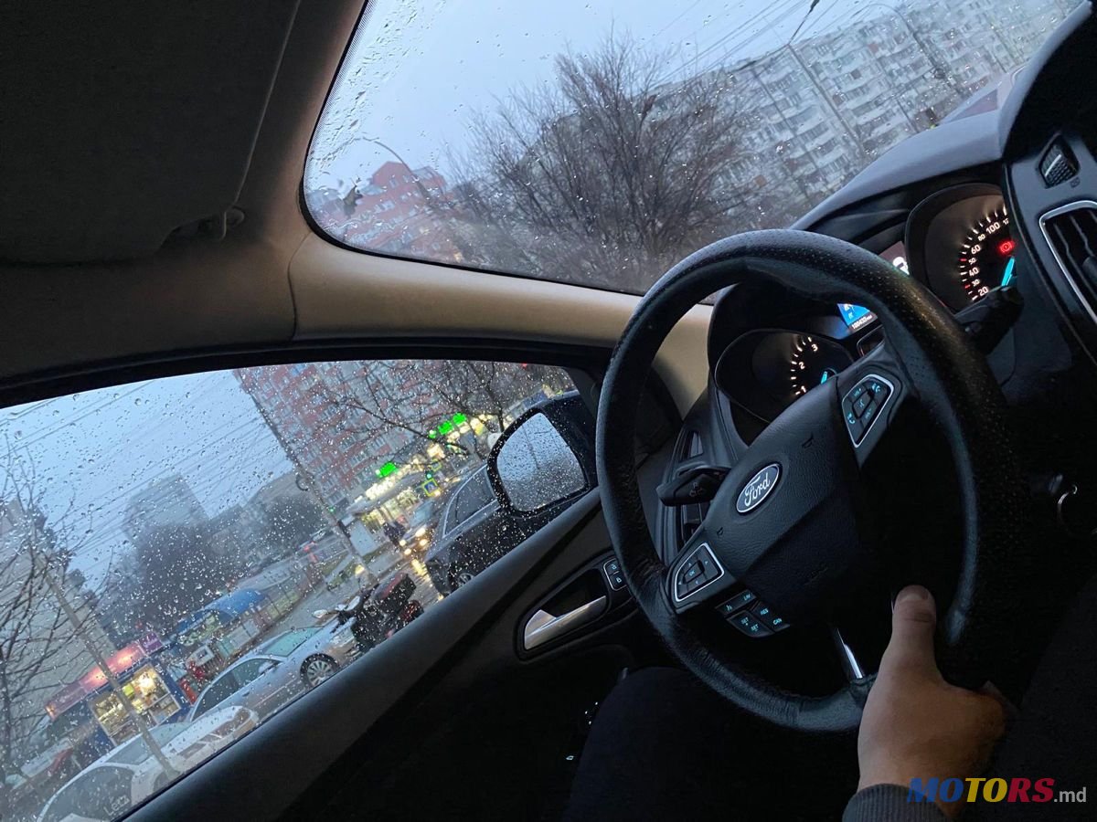 2016' Ford Focus photo #5