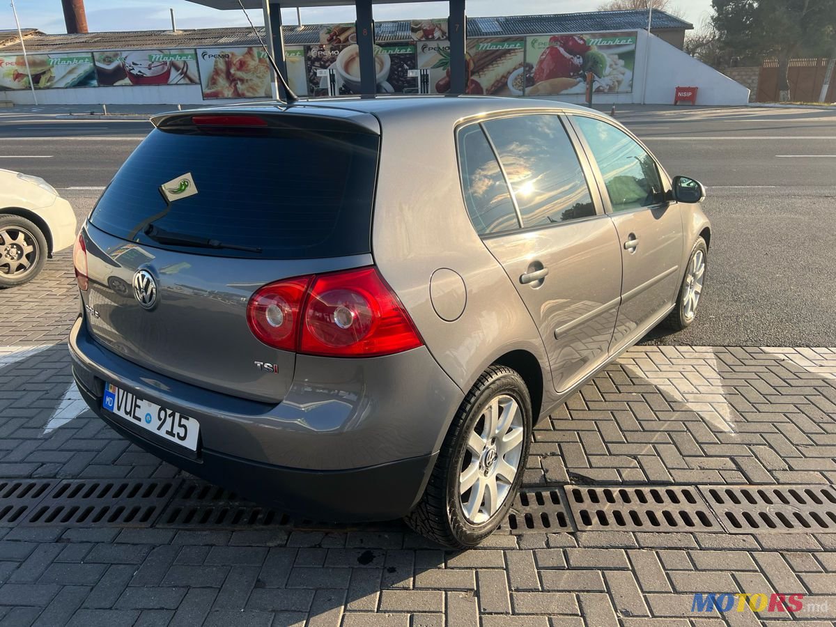 2008' Volkswagen Golf photo #4