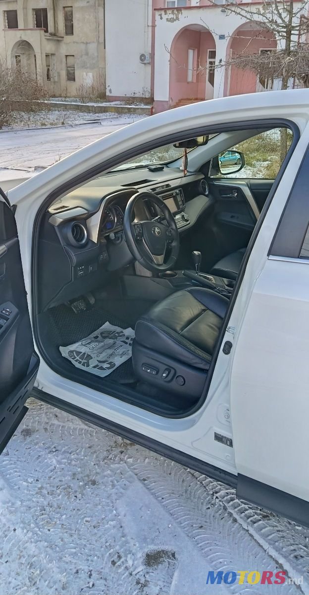 2013' Toyota RAV4 photo #4