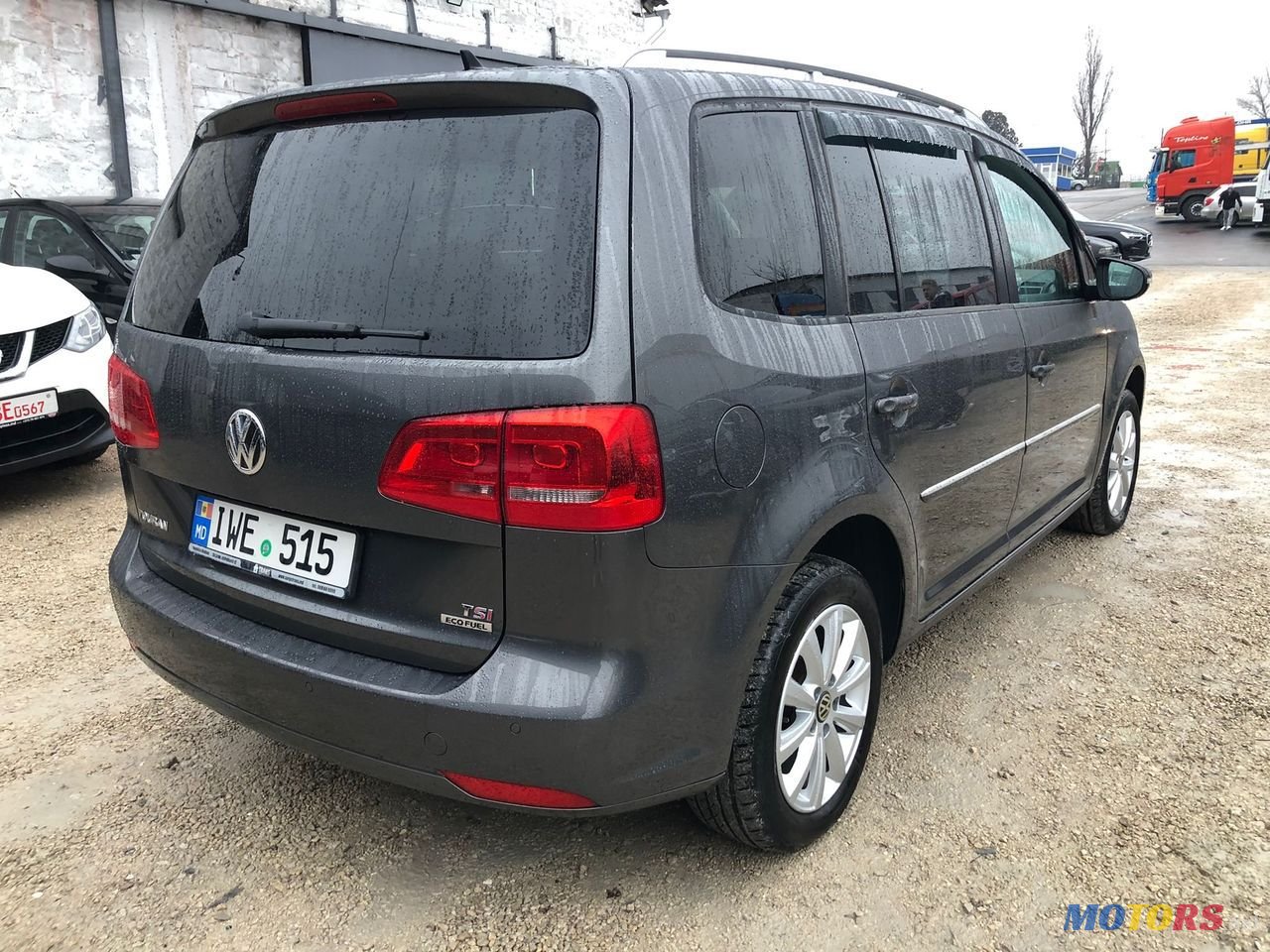 2012' Volkswagen Touran photo #4