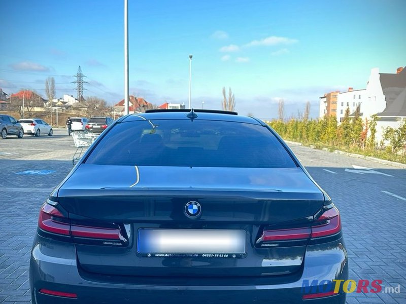 2021' BMW 5 Series photo #6