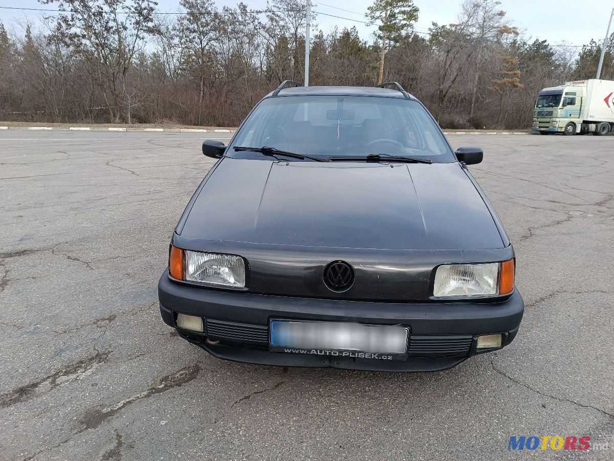 1993' Volkswagen Passat photo #1