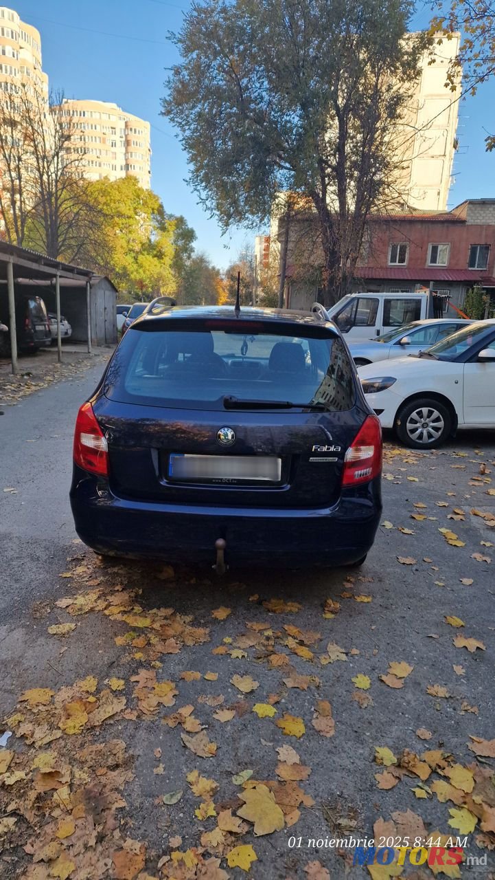 2012' Skoda Fabia photo #4